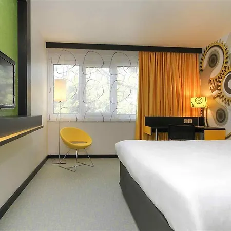 Ibis Styles 3* Μπεζανσόν