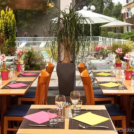 Ibis Styles 3* Μπεζανσόν